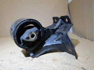 Jeep Cherokee XJ Pre-Facelift 2.5 VM engine left front engine mount - Picture 1 of 8
