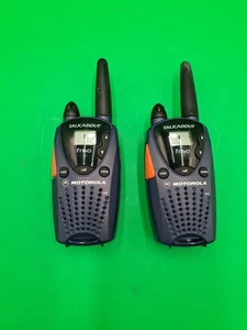 Set due Walkie Talkie Motorola Talkabout FR60 radio a 2 vie alimentati a batteria testati - Foto 1 di 2
