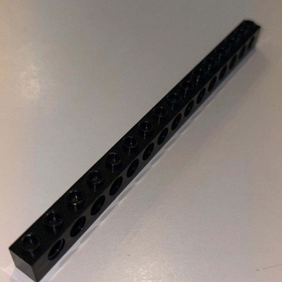 Lego 1x Technic Lochstein Brick 1 x 16 with Hole 3703 schwarz black 370326 - Bild 1 von 1