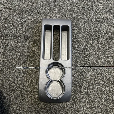 VOLKSWAGEN POLO 9N ROMPEMANOS ENVOLVENTE Y PORTAVASOS 6Q0863319H Foto 1 de 3