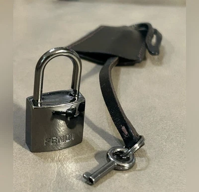 FENDI Lock and Key Clochette 正品黑色皮革挂锁银色包  — 第 1/4 张图片