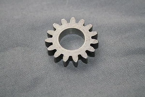 New Genuine Aprilia Rotax 127 Pump Drive Gear AP0235860 - Picture 1 of 1