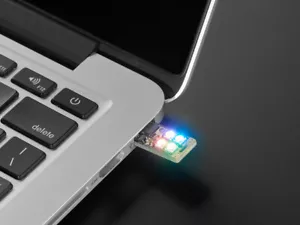 Adafruit Neo Trinkey, SAMD21 Cortex M0+ USB Key mit 4 NeoPixel, 4870 - Picture 1 of 4