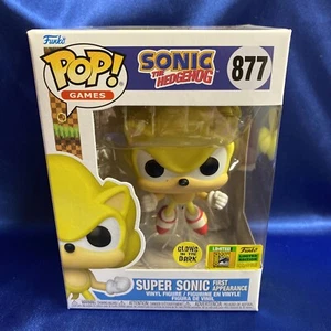 Funko Pop! Games Sonic The Hedgehog 877 Glow In Dark 1st SDCC Sticker - Picture 1 of 6