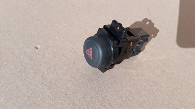 Переключатель аварийного аварийного освещения Honda Element 2003-2011 годов выпуска от оригинального производителя - Изображение 1 из 4