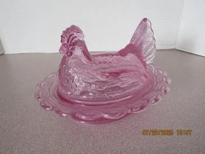 Vintage Amethyst Glass Hen - Picture 1 of 9