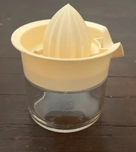 Gemco Vintage Citrus Lemon Juicer Squeezer Glass Jar Cream Colored Plastic Top - Picture 1 of 5