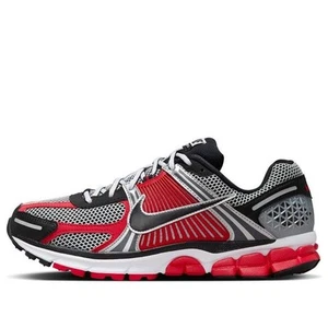 NEW Mens Size 9.5 Nike Zoom Vomero 5 Low Top Metallic Silver Black Red Gym Shoes - Picture 1 of 14