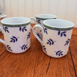 Villeroy & Boch Switch 3 tazzine da caffè in porcellana Cordoba bianco con foglie blu - Foto 1 di 16