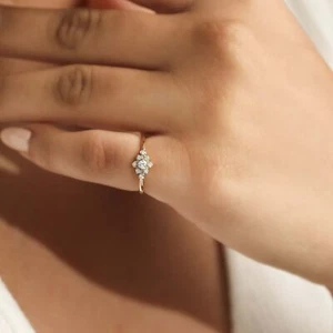 Anillo de oro 14K 0,11 quilates vs/F-G diamante flor lirio talla-3 a 8 EE. UU.- The Jewelz - Imagen 1 de 10