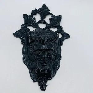 Cassaforte vittoriana antica vintage diavolo lucifero porta fiammiferi - Foto 1 di 8