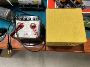 LIONEL POST-WAR- 1044 - 90 WATT TRANSFORMER- BOX - Picture 1 of 3