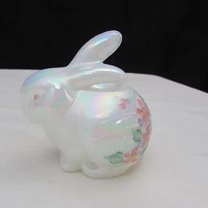 Fenton Opal Iridized Lattice Floral Hand Painted Bunny 1991 W397 - Picture 1 of 5