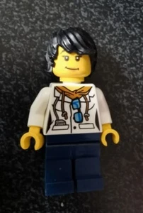 LEGO 60160 City Jungle Female Scientist Minifigure Only (Split From 60160) - Picture 1 of 6