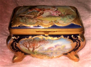 Antike Porzellan Schmuckschatulle Familienerbstück wunderschöne Waschtischdose - Bild 1 von 12