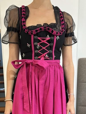 32/34 Dirndl C&A Landhaus Schwarz Pink mit Rosen - Bild 1 von 4