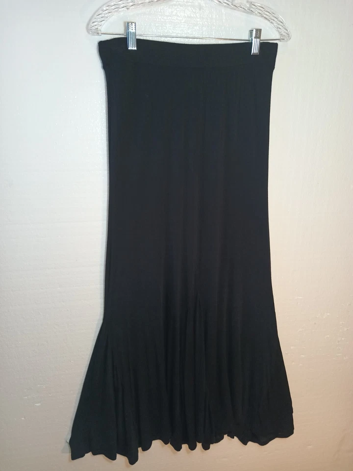 Maxi Falda Larga Negra Arrugada Gitana Pequeña New Directions Dark Academia  Foto 1 de 4