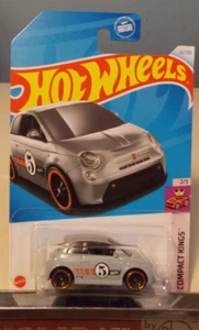 HOT WHEELS FAIT E COMPACT KINGS REPLICA DIECAST RACE CAR - Bild 1 von 1