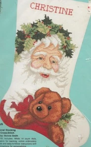 KIT DE MEDIAS BUCILLA VICTORIAN SANTA, Punto de Cruz Contado, MPN 82826, SELLADO - Imagen 1 de 5