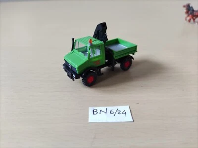 CAMION UNIMOG AVEC BRAS DE CHARGEMENT 1/87e - Photo 1/2