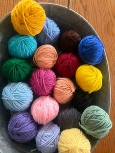 18-SCRAP YARN BALLS OF 4-PLY YARN 12 oz. Acrylic Granny Square Project New PC17 - Picture 1 of 4