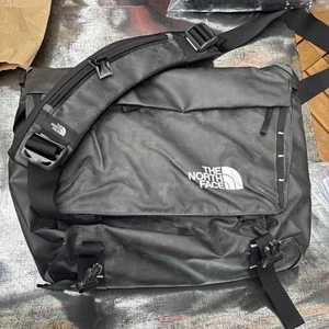 The North Face Base Camp Voyager Messenger Bag_ Water Resistant Crossbody Bag - Picture 1 of 6
