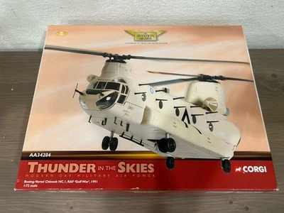 Corgi Boeing-Vertol Chinook RAF HC.1  Thunder In The Skies 1:72 Scale - Image 1 of 4