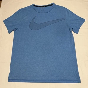 Camiseta para hombre azul Dri-Fit Nike Swoosh manga corta, grande, ligera respiración - Imagen 1 de 7