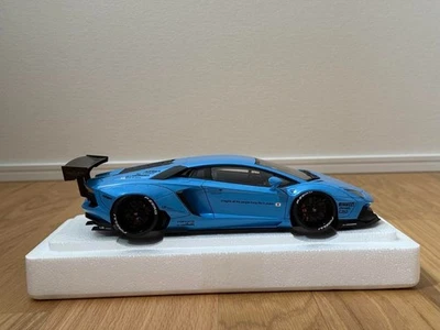 Porte a forbice modello pressofuso blu AutoArt 1/18 Lamborghini Aventador usate - Immagine 1 di 4