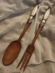 Tenedor y cuchara vintage de madera plateada de mediados de siglo - Imagen 1 de 4