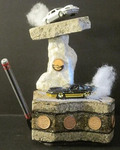 ROCK BALANCE COLLECTABLE COIN ART  1988 THUNDERBIRD SCENE SCULPTURE PEN HOLDER - Picture 1 of 24