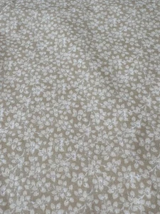Apple Cider By P&B Textiles Tan & White Floral Cotton Fabric 5/8 yard x 44" Sewi - Picture 1 of 5