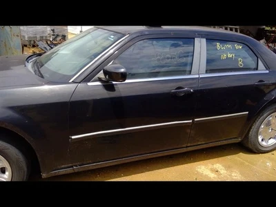 Driver Left Front Door Fits 05-10 300 907278 Foto 1 de 4