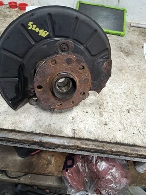 Husillo/nudillo delantero izquierdo lado del conductor Jetta Sku #4244557 2011 Foto 1 de 4