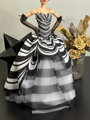 Barbie 65 Aniversario Vestido con Guantes y Zapatos Perfecto Estado LEER Foto 1 de 4