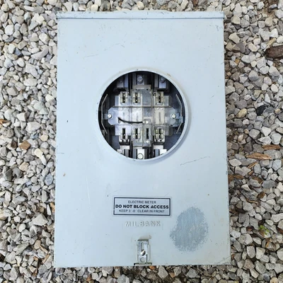used Milbank 200 Amp 7 Terminal 3 Phase Ringless Meter Socket Base U7423 w bypas - Image 1 of 4
