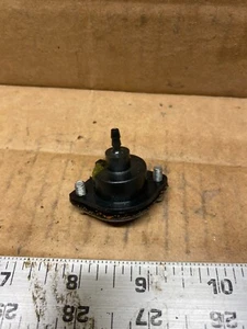Gebrauchte Ölpumpe aus einer Handwerker Modell 358.353 671 Motorsäge - Bild 1 von 5