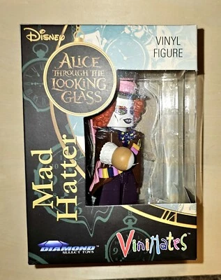 Mad Hatter Alice Through The Looking Glass Vinyl Figure by Diamond Select Toys - Imagem 1 de 4