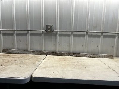 1989-1991 Chevrolet Suburban R1500 Rear Trunk Trim Metal Chrome Original — 第 1/4 张图片