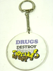 Vintage Knopf Schlüsselanhänger Drogen zerstören Träume rund Anti Drogenprävention Missbrauch - Bild 1 von 4