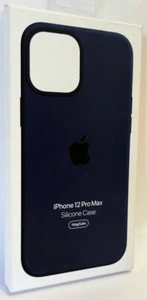 Apple Silicone Case with MagSafe for iPhone 12 Pro Max - Green - Picture 1 of 8