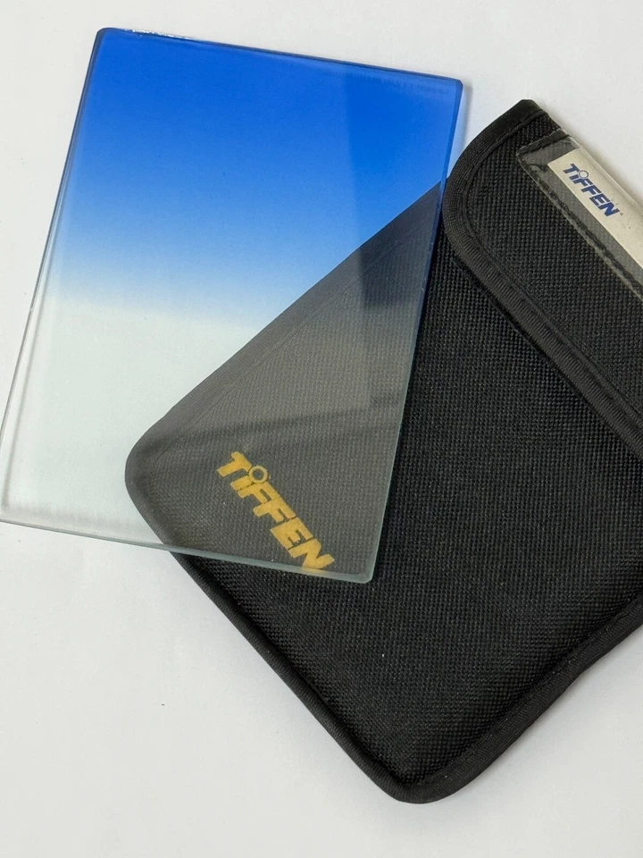 TIFFEN 4X5.65 BLUE GRAD #4 FILTER - Image 1 of 1