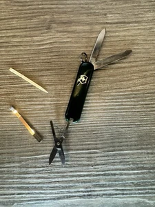 Victorinox Swiss Army Knife Green 5 Functions C9 - Picture 1 of 8