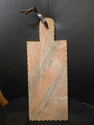 Tabla de cortar granito queso borde dorado muescas a mano Foto 1 de 4