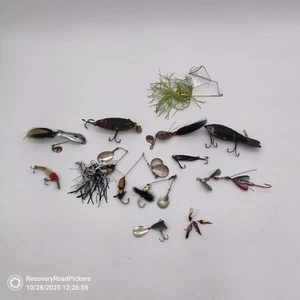 Vintage LOT Mixed Fishing Lure Lot Heddon Creek Chub Pflueger Arbogast & More - Picture 1 of 9