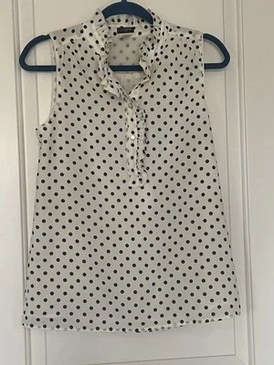 Camisa para mujer J.Crew de seda sin mangas con estampado de lunares talla 2 marfil con volantes Foto 1 de 4