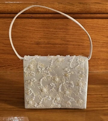 Small Girls Purse Bag Beaded Stitched Handle Crossbody 4.5x5" - Image 1 of 4