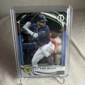2022 Topps Tribute Green Rookie Parallel #93 Vidal Brujan /99 Tampa Bay Rays - Bild 1 von 4