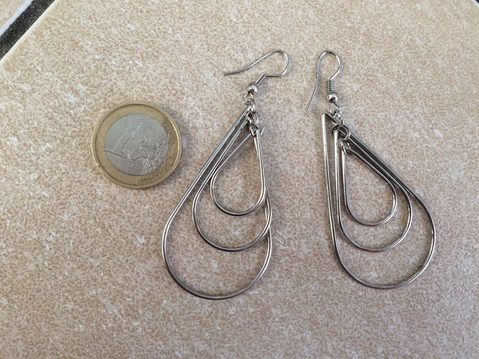 Orecchini a 3 gocce l'una dentro l'altra color argento e chiusura a monachella - Immagine 1 di 1