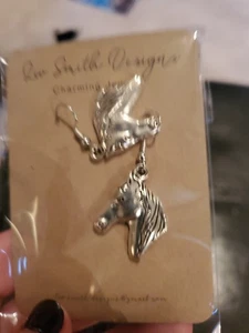 Silberfarbene PFERD baumelnde Fisch-Haken Ohrringe Reiter Galopp Wallach PONY NEU♡ - Bild 1 von 3